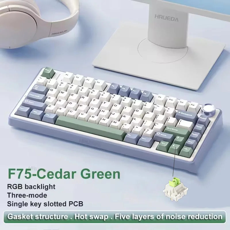 Mechanical keyboard with RGB backlight on a light blue surface, featuring the brand 'HUEDA'.