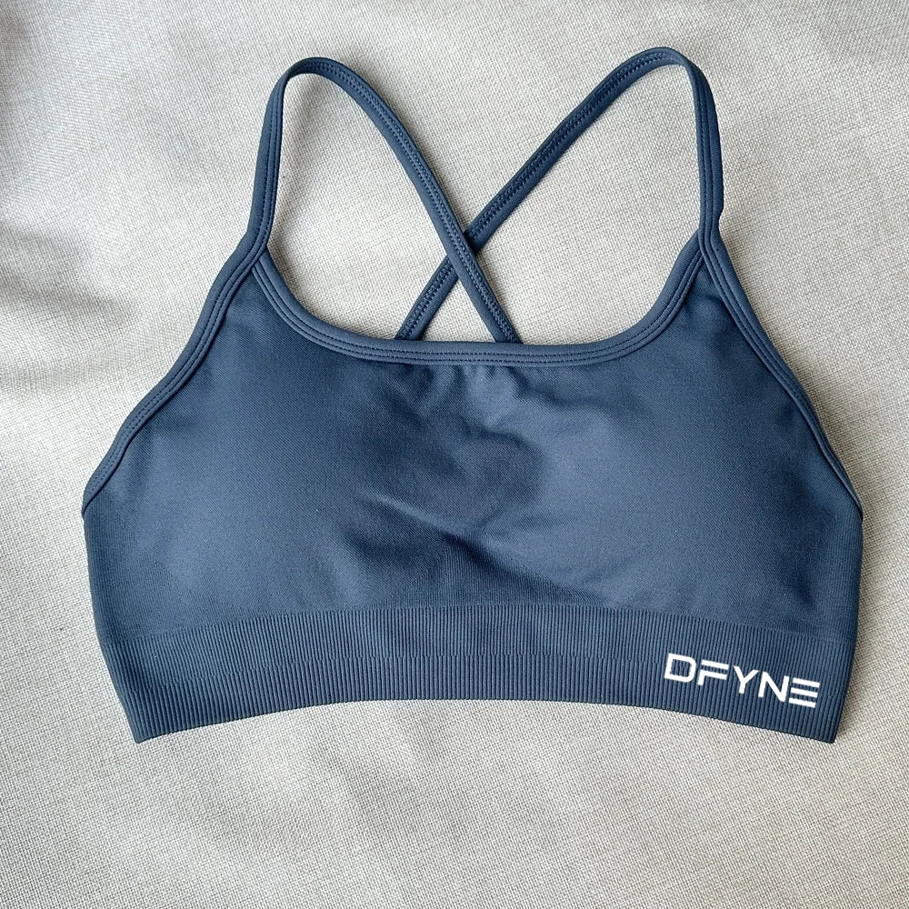Backless Seamless Sports Bra – Medium Support, Padded & Stretchy for Yoga & Gym