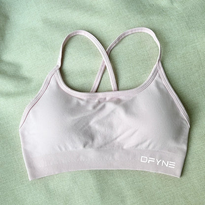 Backless Seamless Sports Bra – Medium Support, Padded & Stretchy for Yoga & Gym