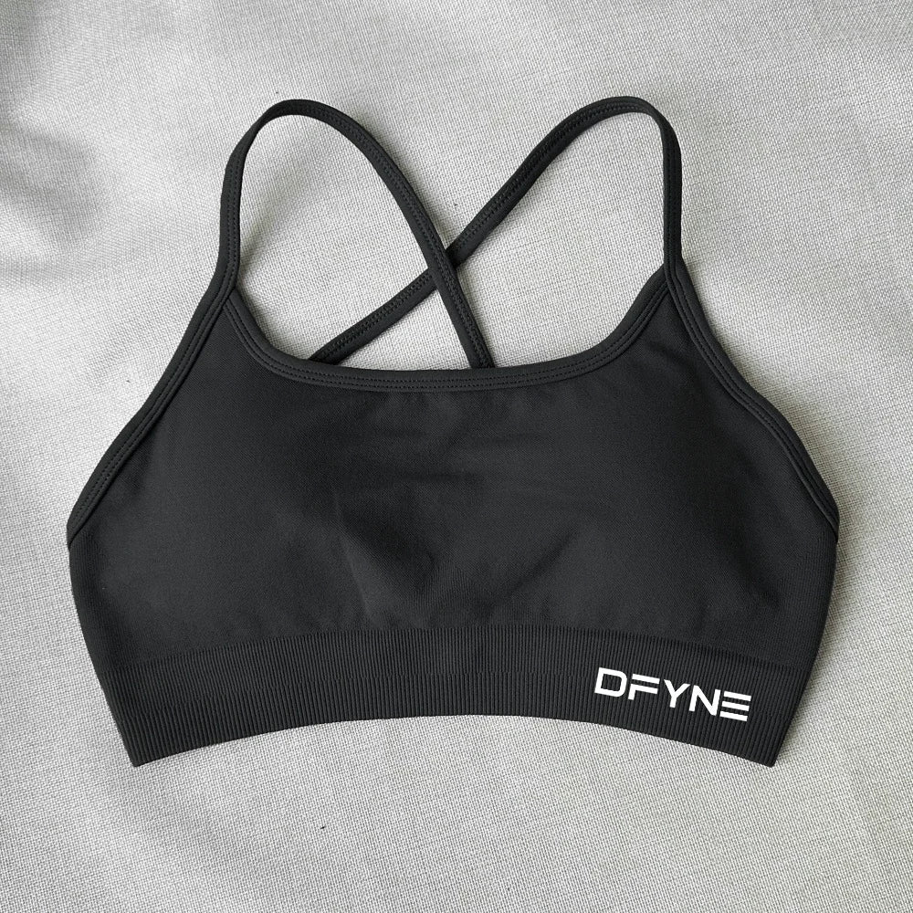 Backless Seamless Sports Bra – Medium Support, Padded & Stretchy for Yoga & Gym