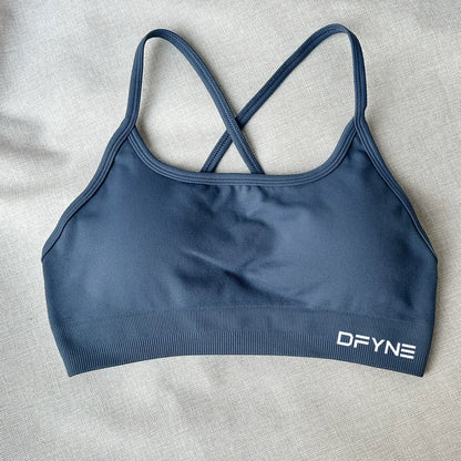 Backless Seamless Sports Bra – Medium Support, Padded & Stretchy for Yoga & Gym